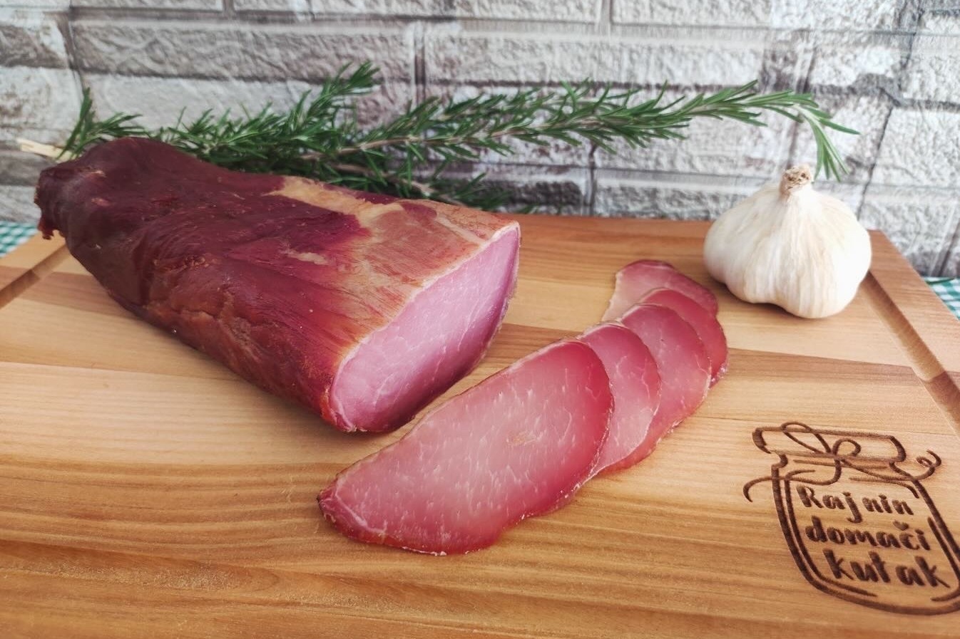 Trenutno gledate Suva pečenica: tradicija dimljenja i sušenja na vazduhu